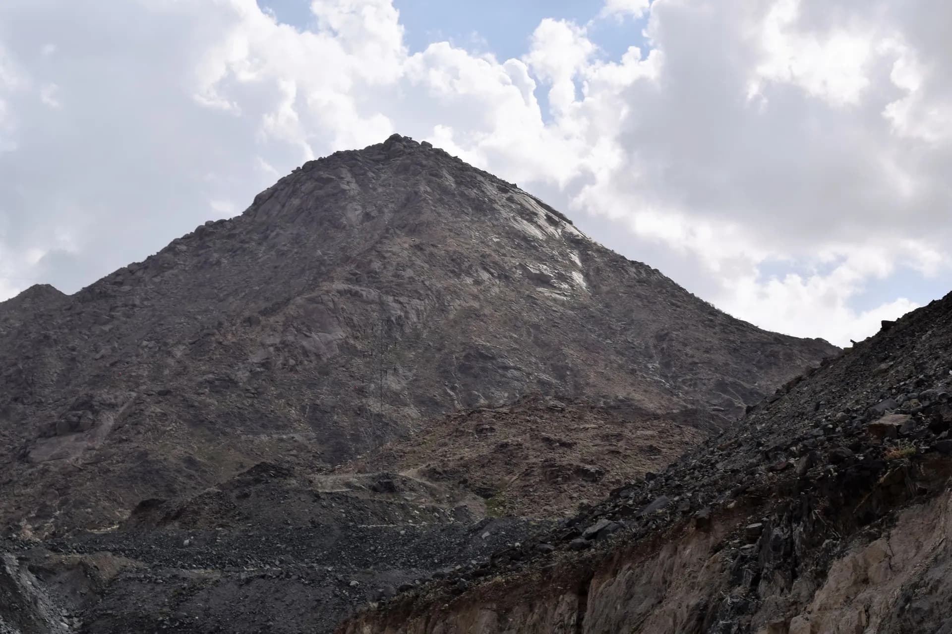 جولة في معالم مكة المكرمة - تشمل جبل وغار ثور وجبل النور
